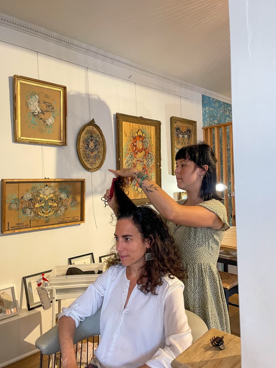 Marine Boulanger cutting hair